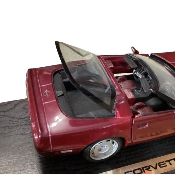 Maisto Special Edition Chevrolet Corvette ZE-1 1992 1:18 - Picture 10 of 11